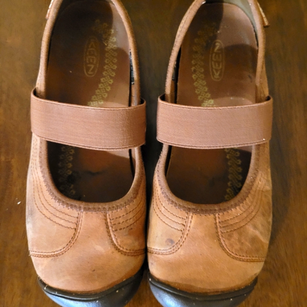 KEEN Mary Janes